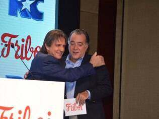 Roberto Carlos e Tony Ramos em evento da Friboi