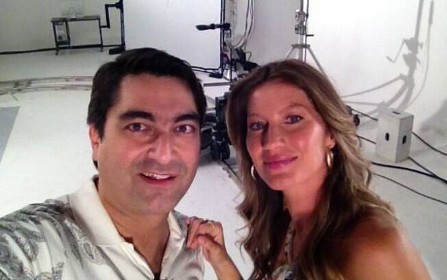 Zeca Camargo encontra Gisele Bündchen e registra a cena com seu celular