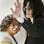 Michael Jackson com a mãe Katherine Jackson em 2005. Foto: Getty Images