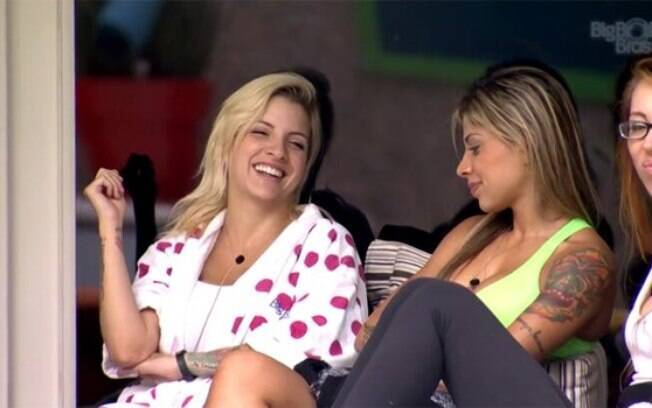 Clara, Aline e Vanessa falam sobre musas do axé e pay-per-view corta