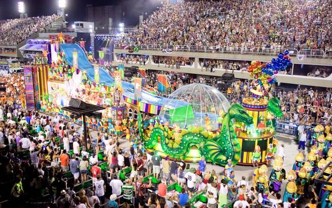 Desfile da Sapucaí é uma das atrações do Rio de Janeiro no carnaval