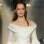 Mangas longas e ombros nus em vestido da estilista Vivienne Westwood. Foto: Getty Images