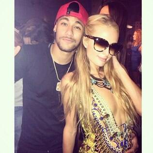 Paris Hilton mostra imagem do encontro com Neymar em festa em Ibiza