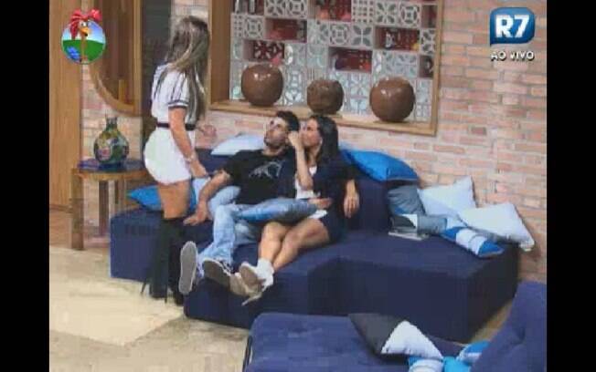 Nicole Bahls desabafa com Shayene Cesário