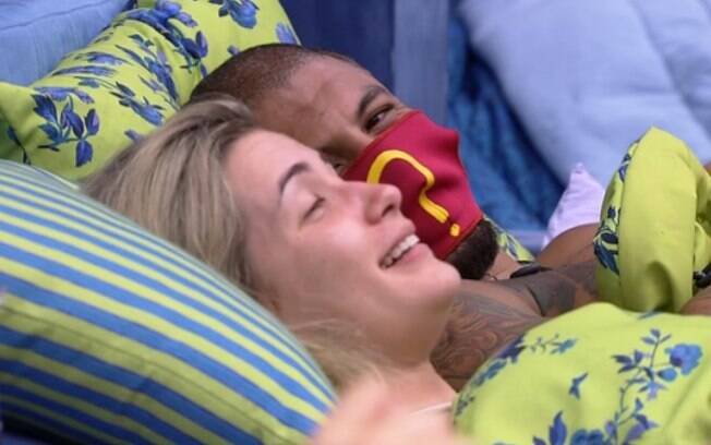 Fernando e Aline só pensam naquilo no confinamento do 'Big Brother Brasil'