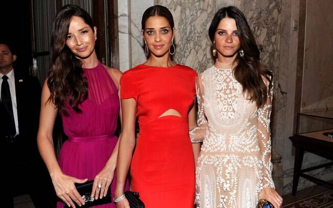 Renata Maciel, Ana Beatriz Barros e Jeisa Chiminazzo no baile da amfAR