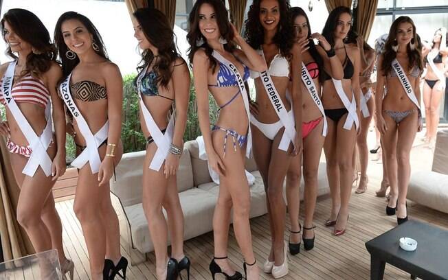 Candidatas à Miss Brasil 2015 desfilam de biquíni para júri técnico. Foto: AgNews/Francisco Cepeda