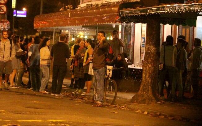... já durante a noite, o ator gosta dos bares do Baixo Gávea, mesmo point de Gabriel Braga Nunes