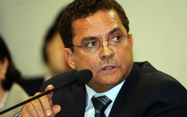 Empresário Ronan Maria Pinto e o ex-secretário-geral do PT Silvio Pereira foram presos