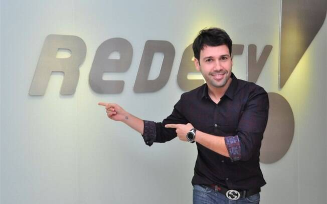 Vinícius Vieira assina contrato com a RedeTV!