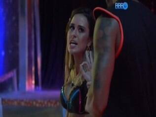 Letícia acusa Valter de a tratar como prostituta