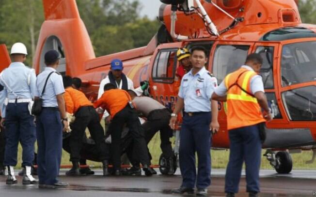 Objetos avistados a 30 metros de profundidade no Mar de Java podem ser de avião acidentado