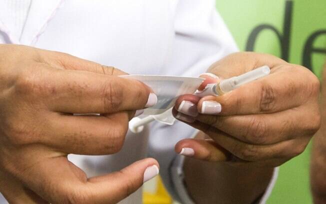 Vacina deve ser a 1ª do mundo com dose única e contra quatro tipos de vírus com altíssimo índice de proteção
