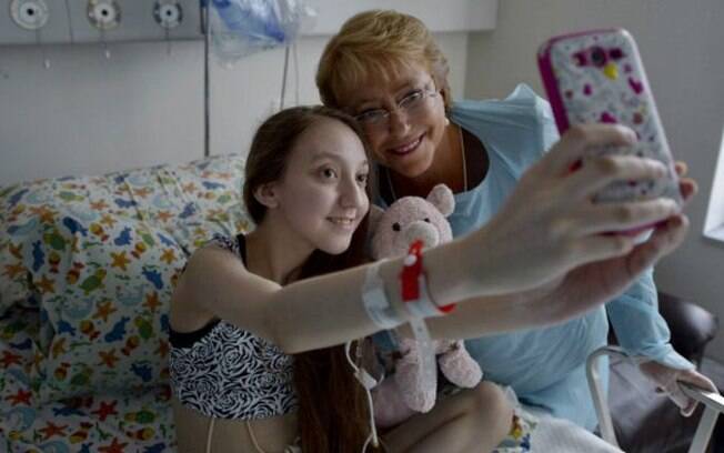 Depois da publicação de vídeo, a presidente Bachelet foi visitar Valentina no hospital