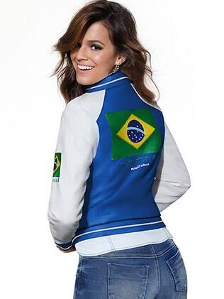 Bruna Marquezine, namorada de Neymar e musa da Copa, veste jaqueta Planet Girls (R$ 199,99)