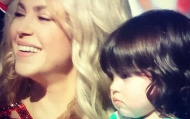 Milan, filho de Shakira, rouba a cena na festa de encerramento da Copa no Maracanã