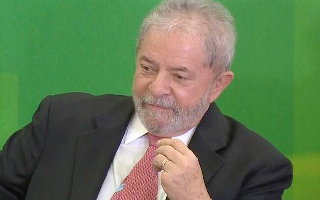 Ex-presidente Lula durante a cerimÃ´nia de posse na Casa Civil; horas depois, cerimÃ´nia perdeu a validade