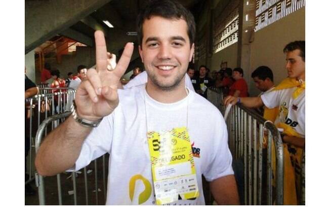 Marco Antônio Cabral, filho do governador Sérgio Cabral, é a cabeça à frente dos jovens do PMDB Marco Antônio Cabral, filho do governador Sérgio Cabral, é a cabeça à frente dos jovens do PMDB