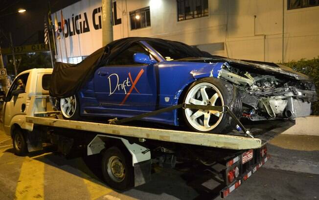 Fiuk se envolve em acidente de carro e deixa automóvel destruído