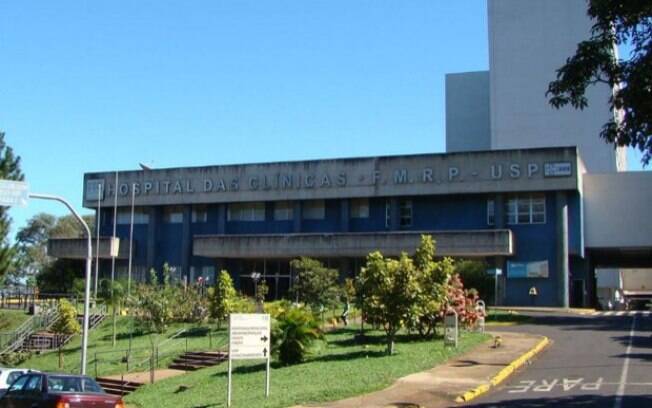Fachada do Hospital das Clínicas de Ribeirão Preto, onde o jovem de 18 anos morreu