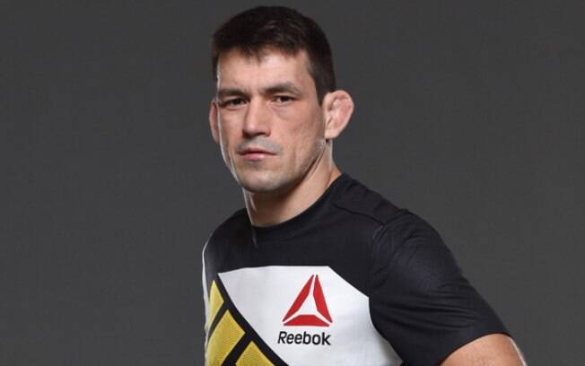 Demiam Maia está pressionado no UFC