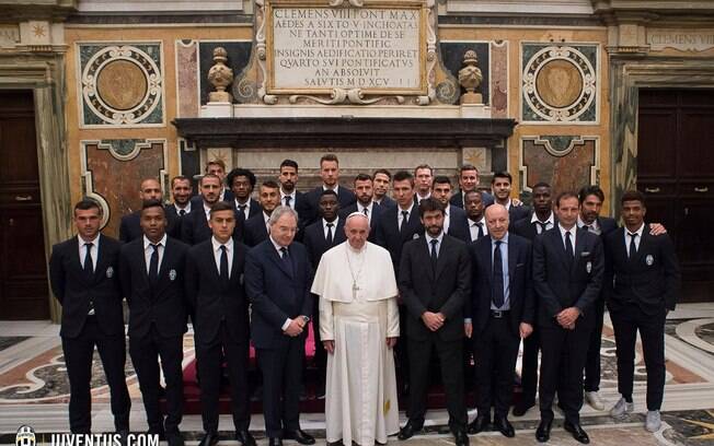 Papa Francisco recebeu o time do Juventus antes da final da Copa da Itália Papa Francisco recebeu o time do Juventus antes da final da Copa da Itália