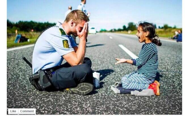 Fotos de policial dinamarquês brincando com uma menina