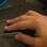 Wedge Touch Mouse tem formato diferente, mas que se encaixa na mão. Ele se conecta ao PC ou tablet por meio de Bluetooth. Foto: Divulgação