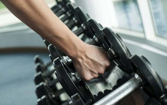 Musculação pesada ou exercícios aeróbicos pesados podem melhorar a enxaqueca