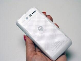 Razr D3 tem corpo de material plástico