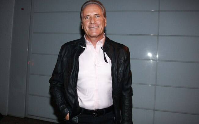 Roberto Justus, recém-separado de Ticiane Pinheiro, também foi um dos convidados de Otávio Mesquita