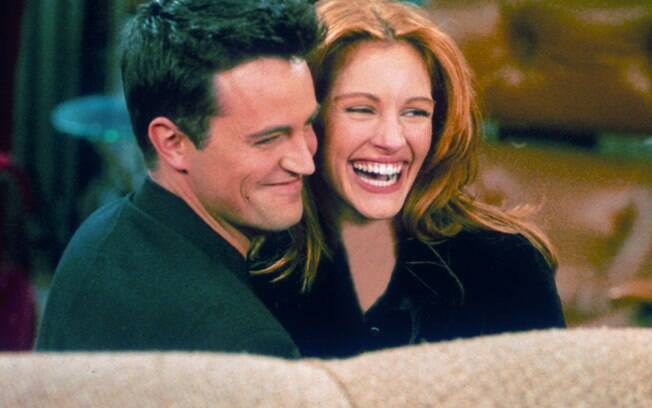 O relacionamento de Julia Roberts e Matthew Perry, que durou apenas alguns meses, teve início quando a atriz fez uma participação em 'Friends', em 1995, na qual ele interpretava Chandler