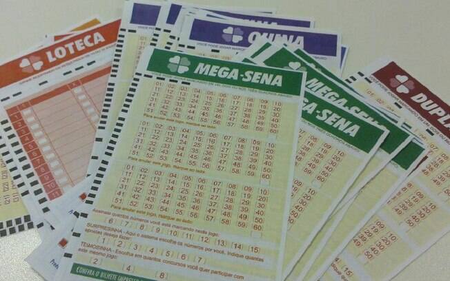 Resultado de imagem para privatização dos jogos lotéricos charges