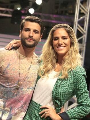 Bruno Gagliasso e Giovanna Ewbank desfilam no Mega polo Moda