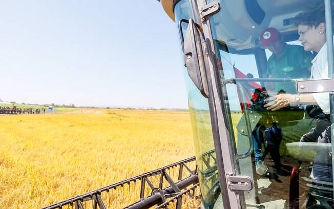 Em encontro com agricultores no RS, Dilma mandou um recado para a oposição