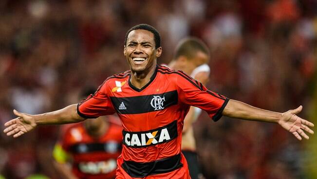 Flamengo estabelece limite em negociação com Elias