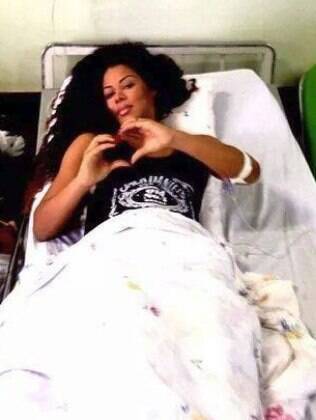 Ariany Nogueira publica foto direto do hospital, onde se recupera da cirurgia que se submeteu nesse sábado (3)