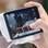 IFA 2012: Traseira da Galaxy Camera é ocupada por tela sensível ao toque de 4,8 polegadas. Foto: Getty Images