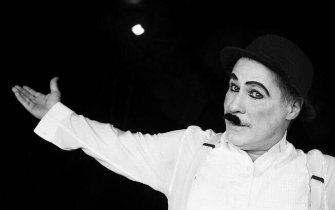 Maquiagem e vestuário homenageiam Charles Chaplin