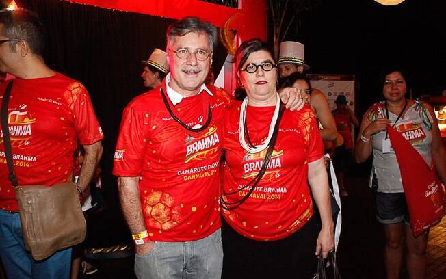 Leopoldo Pacheco e a esposa Bel Gomes no camarote Bar Brahma