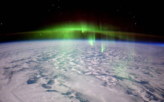 Astronauta Tim Peake registrou imagem nesta terça-feira (23) da aurora boreal na Terra