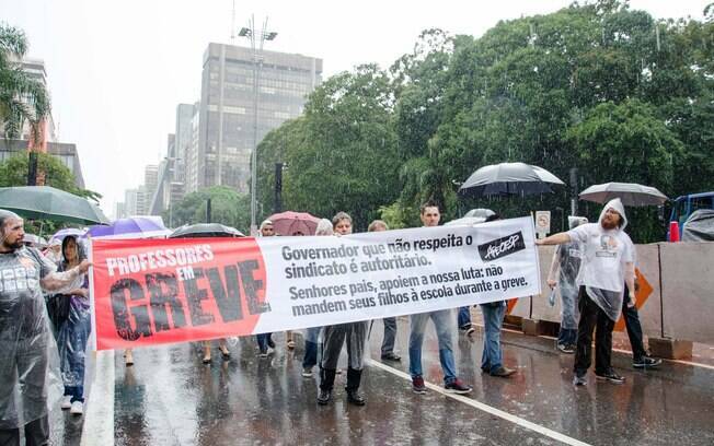 Protesto dos professores da Rede Estadual de SP, na Avenida Paulista, em São Paulo (20.03.15)