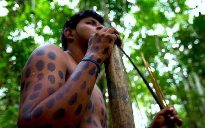 Indígena na Amazônia: área da floresta concentra boa parte das mortes em conflitos por terra
