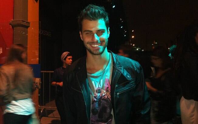 Lucas Malvacini chegando no Fashion Rio