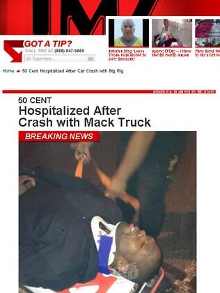 O rapper 50 Cent sendo socorrido