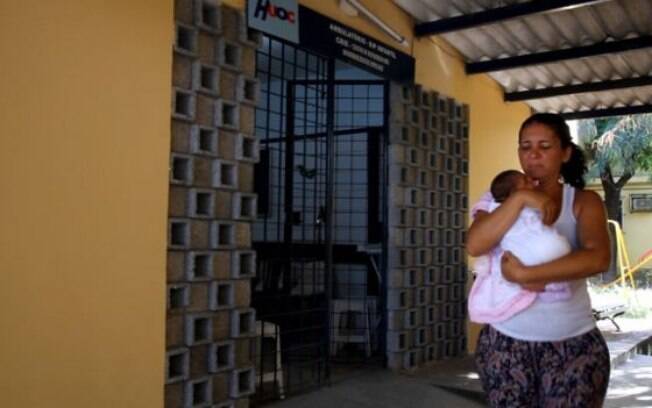 Bebê no Hospital Oswaldo Cruz, onde novos casos de microcefalia caíram de 15 para 4 por semana