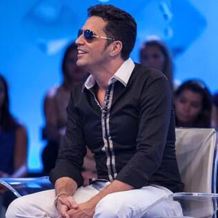 Latino participa do programa de Roberto Justus