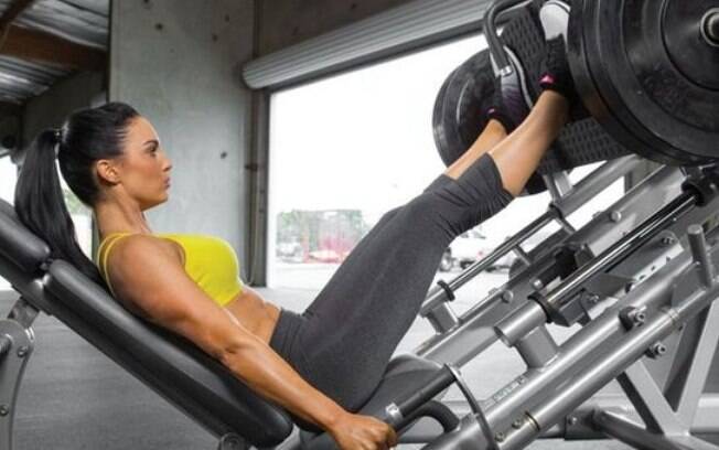 Leg press para ajudar a malhar o bumbum