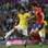 Hwang Seok-ho marca o atacante Neymar. Foto: AP