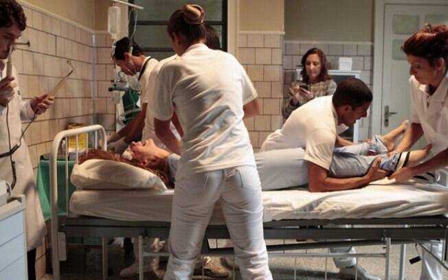 Paloma desmaia após receber sessão de choque em clínica